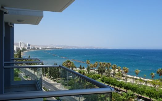 4 Bedroom apartment for sale at the sea front