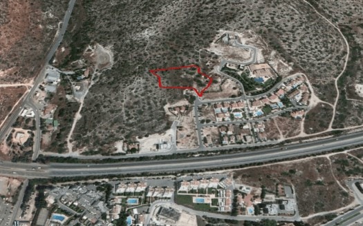 Big Plot of Land in Pareklisia