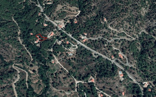 Plot in Moniatis Village for sale