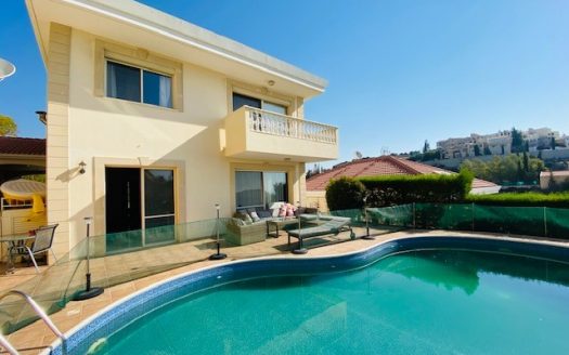 4 Bedroom house in Agios Tychonas for sale