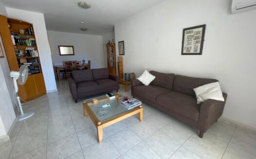 2 Bedroom apartment in Mesa Geitonia for rent