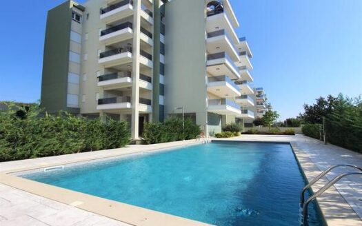 4 bedroom apartment for rent with communal pool