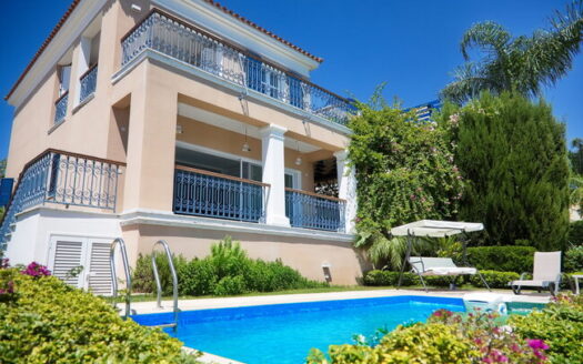 3+1 bedroom villa for sale in Limassol Marina