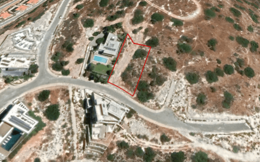 Plot for sale in Agios Tychonas