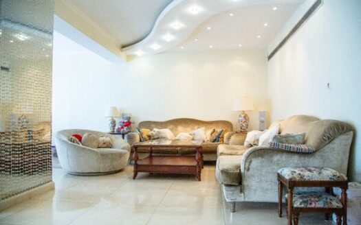 Luxury 4 bedroom apartment for sale in a prestigious area