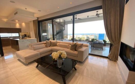 Top-floor 3 bedroom penthouse for sale