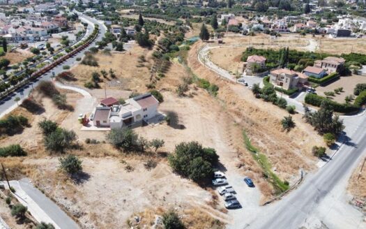 Land for sale in Polemidia area