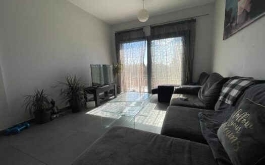 Resale 2 bedroom apartment in prestigious area