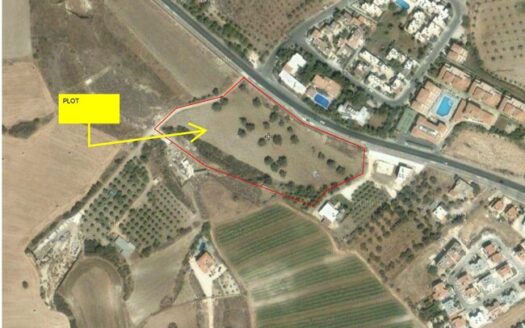 Amazing plot for sale in Latchi