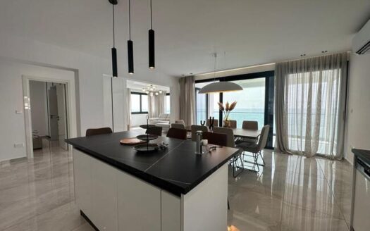 Apartment for rent with sea views