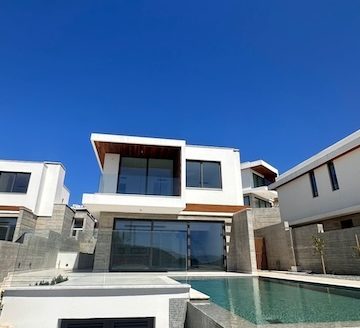 Resale luxury 3 bedroom villa for sale
