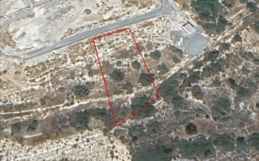 Plot for sale in a prestigious area