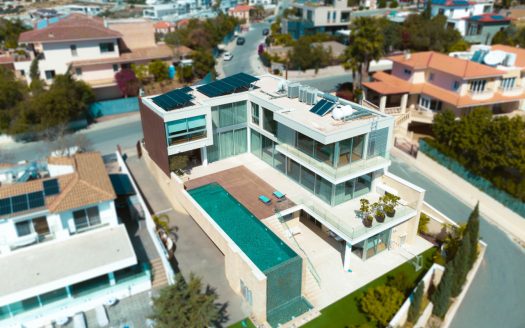 6 Bedroom villa in Germasogeia, Limassol for sale