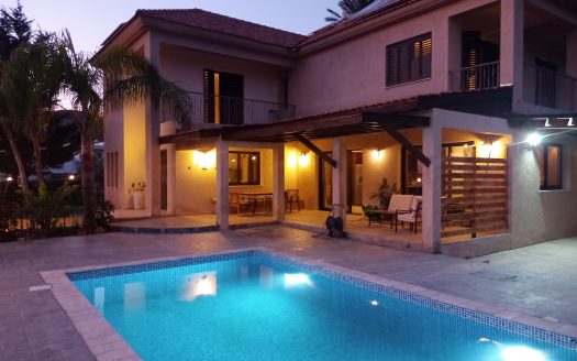 4 Bedroom house in Palodia for rent