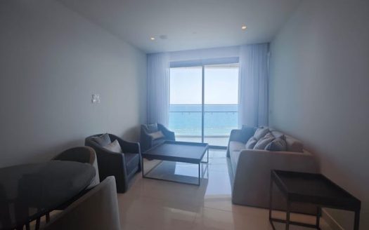 2 bedroom apartment opposite the sea