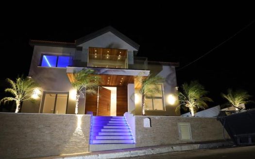 Brand new 5 bedroom villa for sale