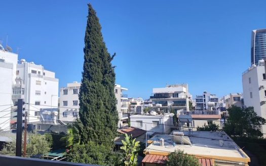 Resale 3 bedroom apartment in Neapolis