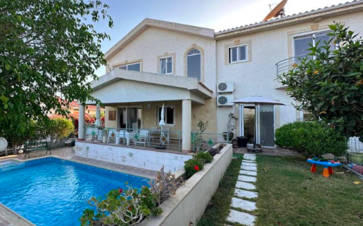 6 bedroom house in Panthea for sale