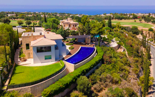 Stunning 4 bedroom villa in Aphrodite Hills