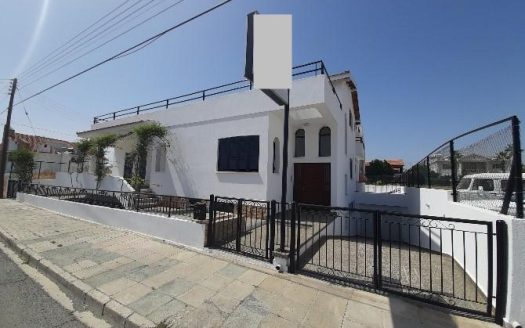 Whole plot with building in Kapsalos for sale