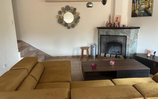 Charming 2-Bedroom House with Jacuzzi for Short-Term Rent in Platres Village