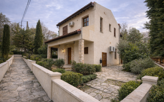 Mediterranean-Style 3-Bedroom House for Sale – Pera Pedi